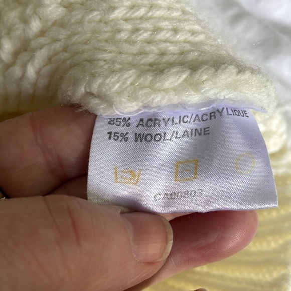 Dynamite Vintage Wool/Acrylic blend Chinky Cream Sweater Size M - Picture 7 of 13